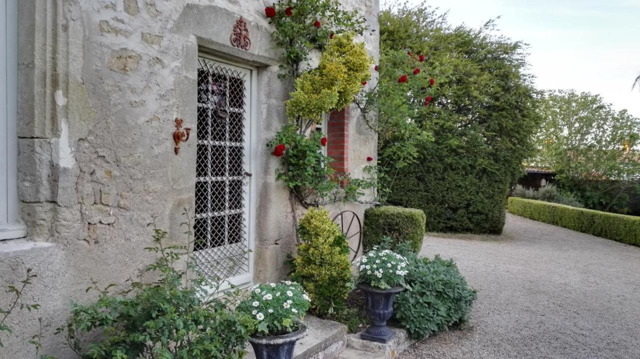 Bed and Breakfast 14Th Century Priory In Pressigny à Pressigny  Extérieur photo