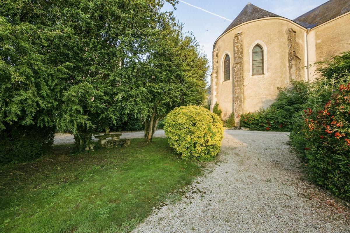 Bed and Breakfast 14Th Century Priory In Pressigny à Pressigny  Extérieur photo